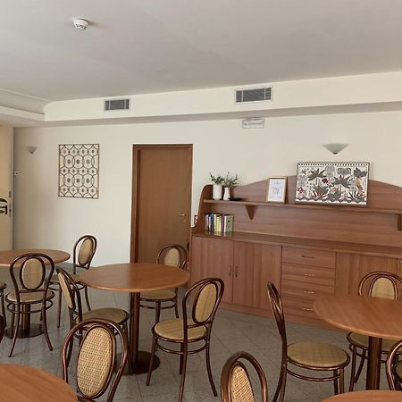 Hotel Tiffany Rimini Luaran gambar
