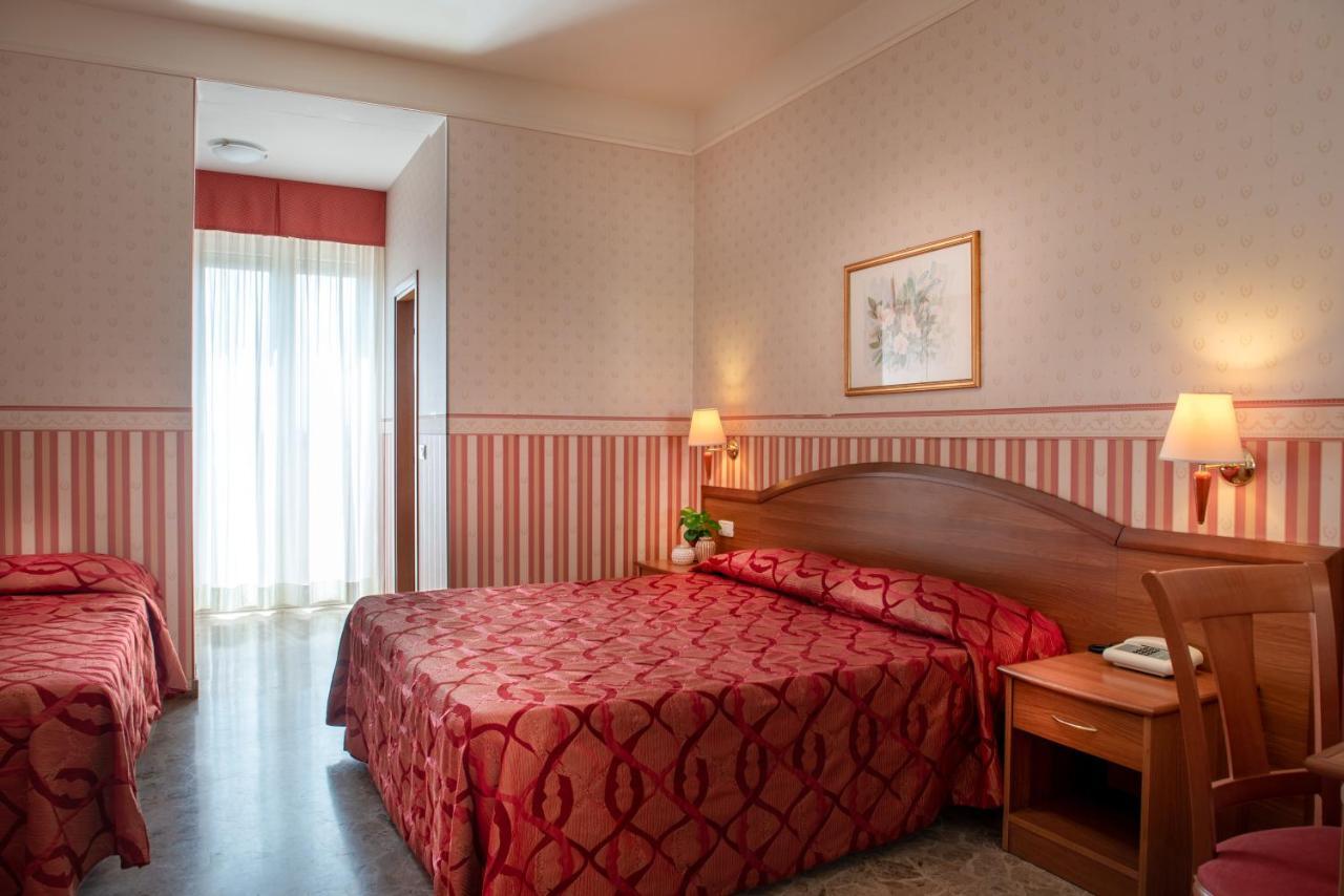 Hotel Tiffany Rimini Luaran gambar