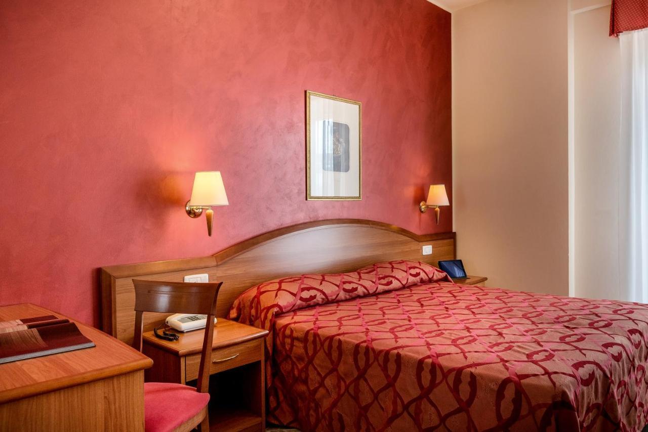 Hotel Tiffany Rimini Luaran gambar
