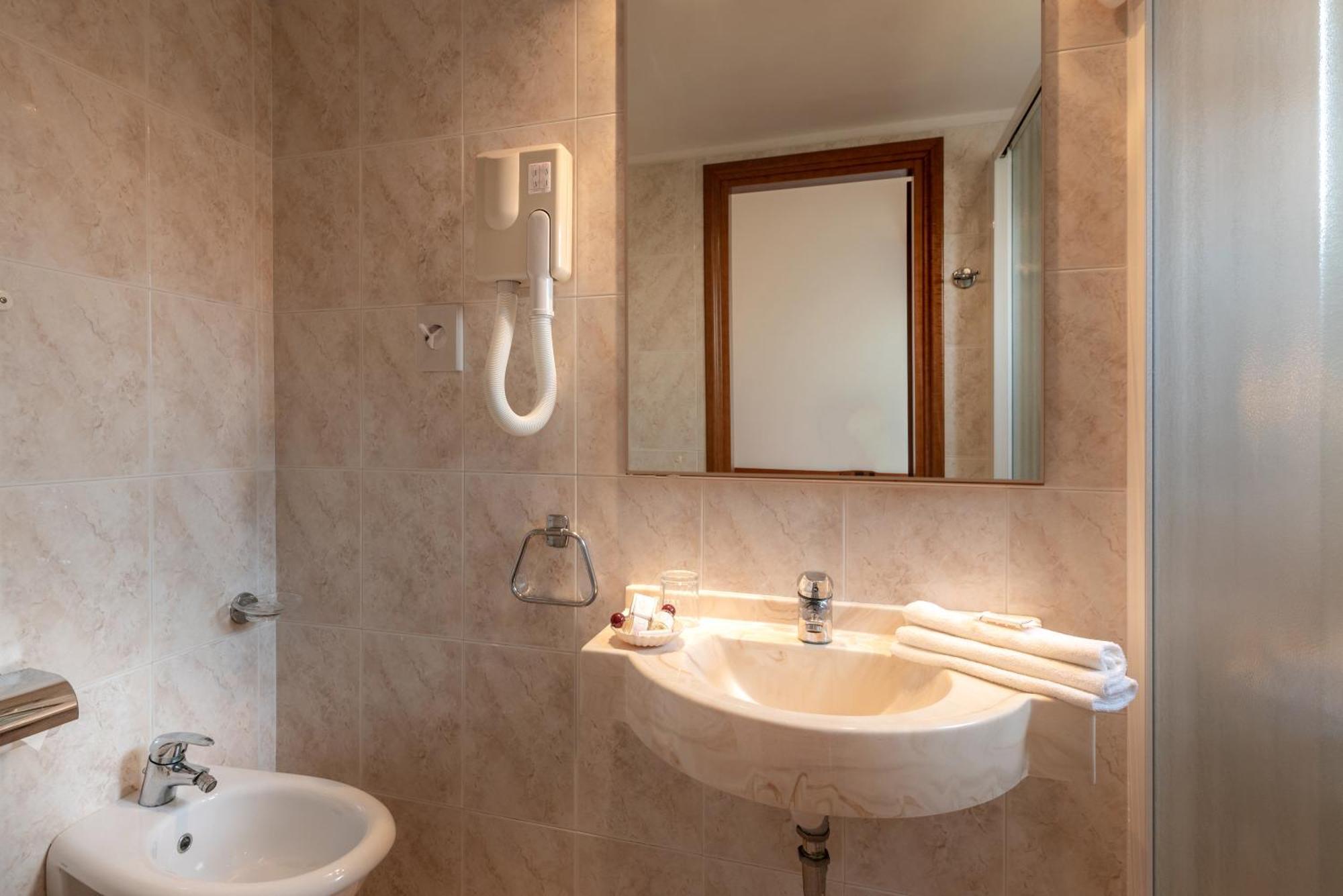 Hotel Tiffany Rimini Luaran gambar