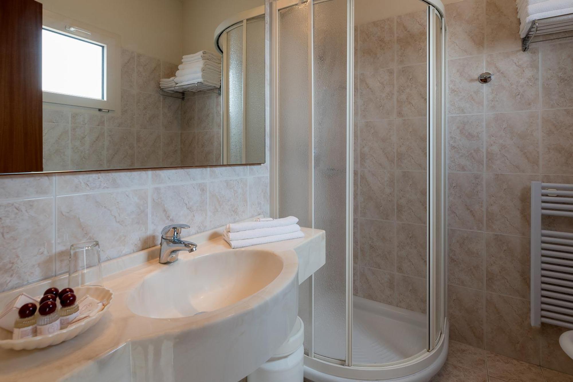 Hotel Tiffany Rimini Luaran gambar