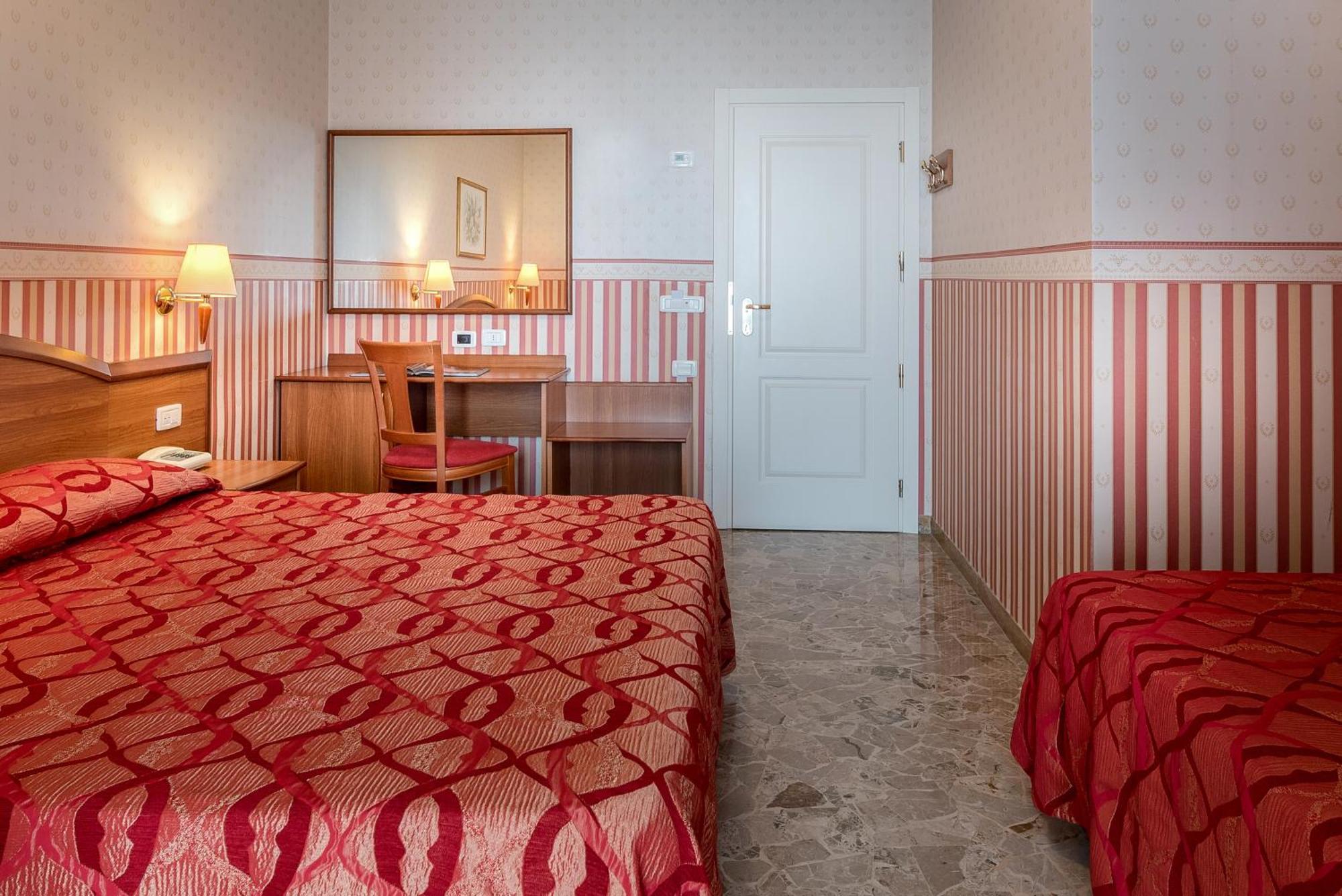 Hotel Tiffany Rimini Luaran gambar