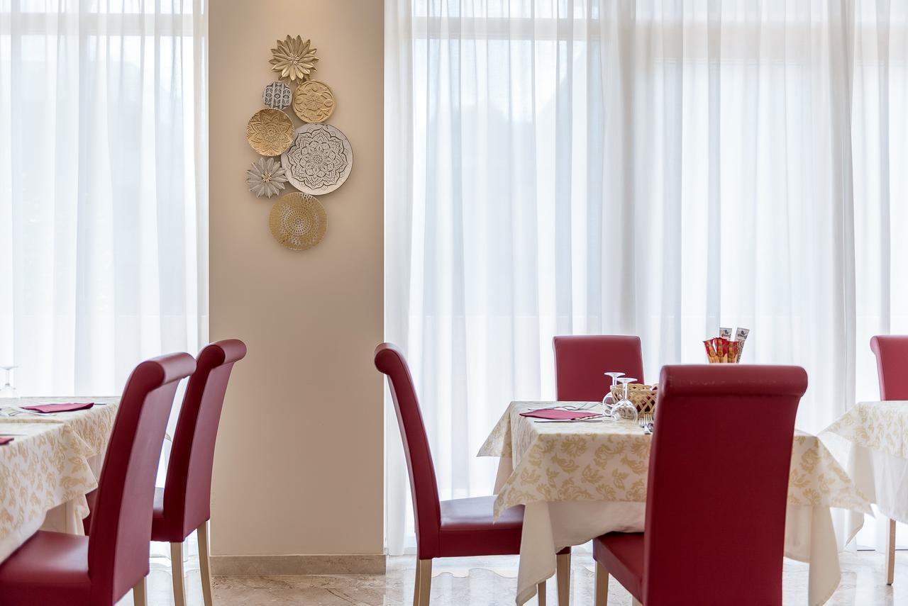 Hotel Tiffany Rimini Luaran gambar