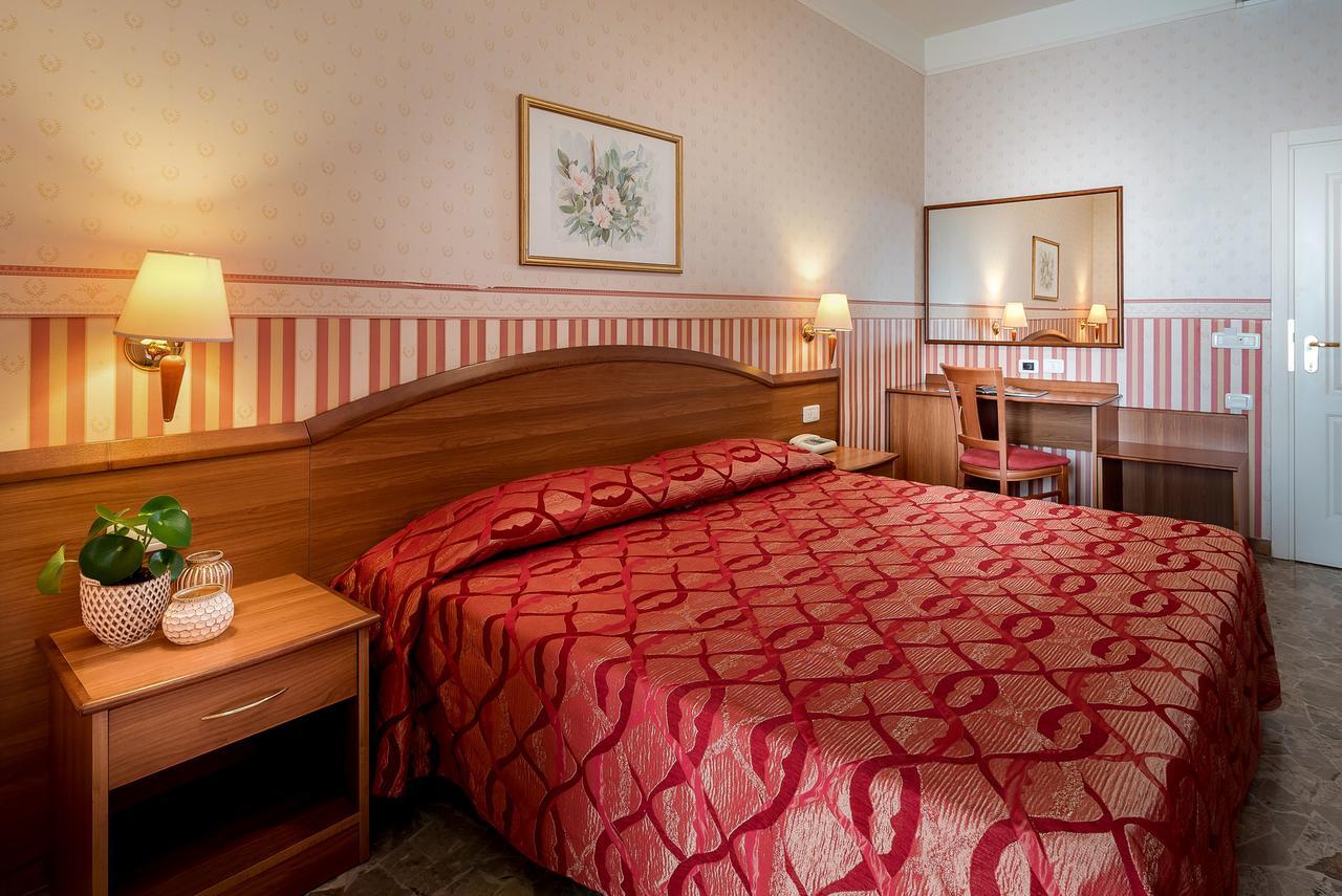 Hotel Tiffany Rimini Luaran gambar
