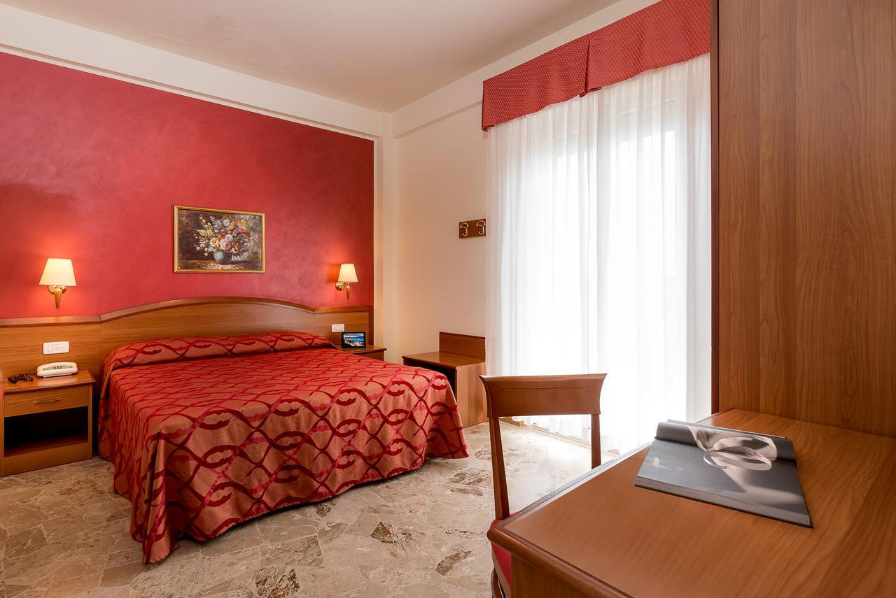 Hotel Tiffany Rimini Luaran gambar